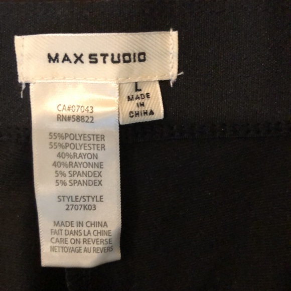 Max Studio Black knit flared slacks with burgundy squared lines - Picture 4 of 6